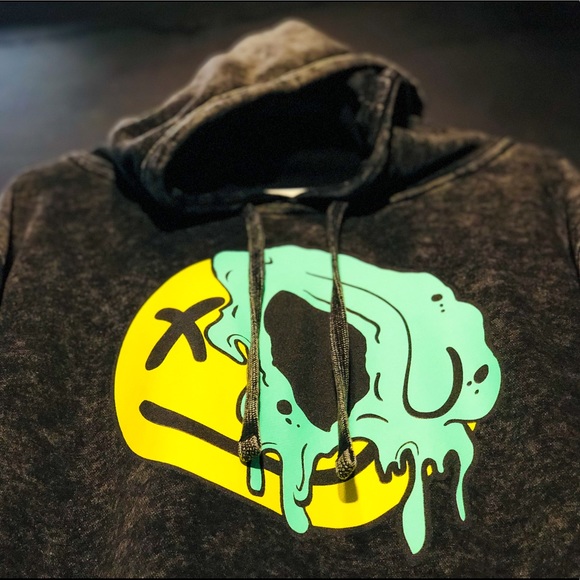 Smile More Hoodie - Picture 3 of 6